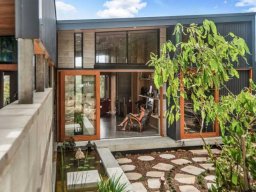 2-sliding-doors-201
