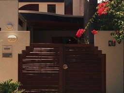 custom-gates-36
