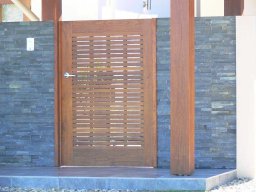 custom-gates-42