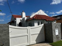 custom-gates-62