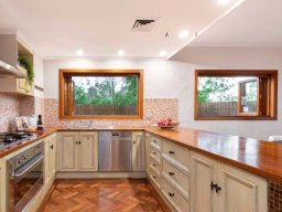 bifold-windows-67